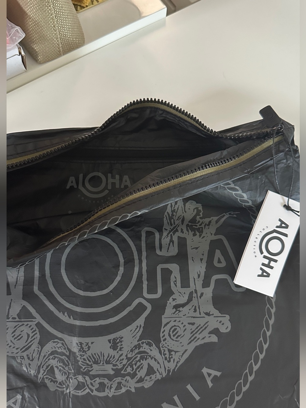 Aloha Collection Pouch - Picture 2 of 3